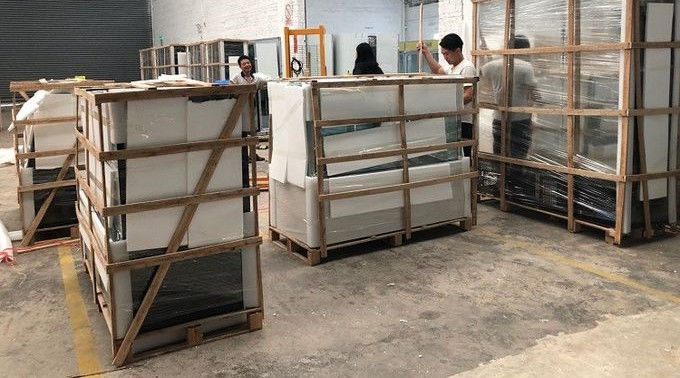 Exhibición del congelador del escaparate del helado del equipo de refrigeración con el CE 3